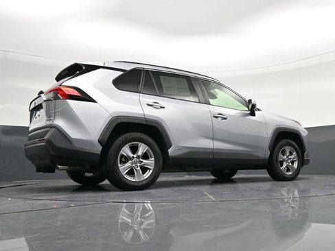 Used 2022 Toyota RAV4 LE AWD/4WD image 30