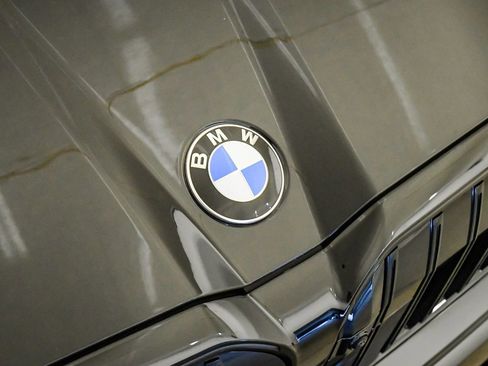 Used 2026 BMW 530i w/ M Sport Package image 8