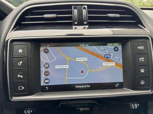 Used 2017 Jaguar F-PACE Prestige AWD/4WD image 28