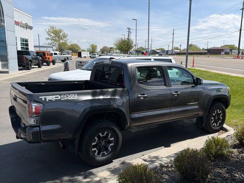 Used 2021 Toyota Tacoma TRD Off-Road w/ TRD Premium Off Road Package AWD/4WD image 16