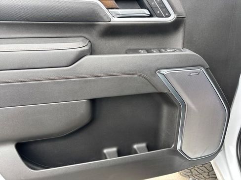 Certified 2025 Chevrolet Silverado 3500 High Country w/ Technology Package AWD/4WD image 10