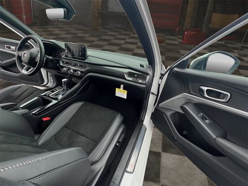 Used 2025 Acura Integra A-Spec image 17