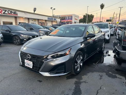 Used 2025 Nissan Altima 2.5 S FWD image 22