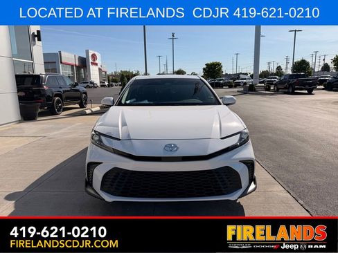 Used 2025 Toyota Camry SE FWD image 17