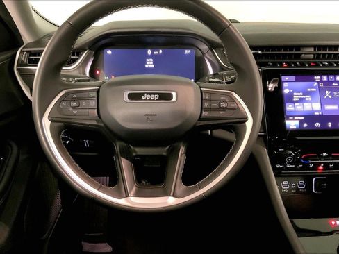 Used 2023 Jeep Grand Cherokee L Laredo AWD/4WD image 5