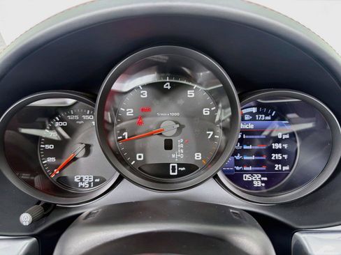 Used 2024 Porsche 718 Boxster RWD image 17
