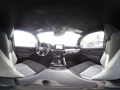 Used 2025 Toyota 4Runner TRD Off-Road image 38