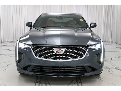 Used 2025 Cadillac CT4 Premium Luxury image 3