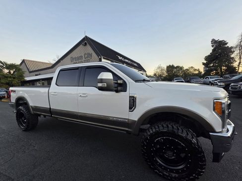 Used 2019 Ford F350 Lariat w/ Lariat Ultimate Package image 4