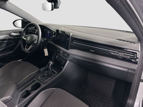 Certified 2025 Volkswagen Jetta Sport image 27