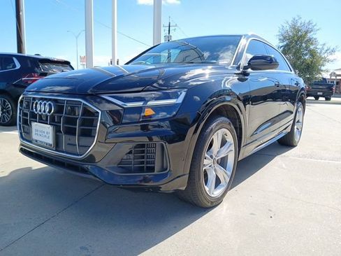 Used 2022 Audi Q8 Premium Plus image 3
