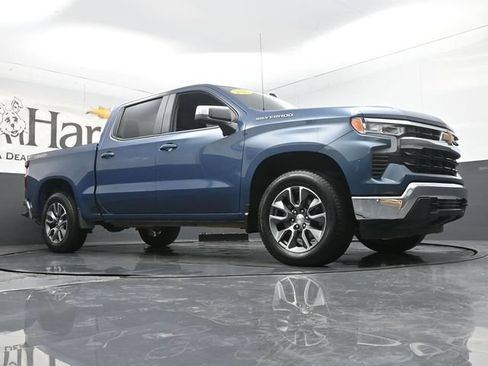 Used 2024 Chevrolet Silverado 1500 LT AWD/4WD image 2