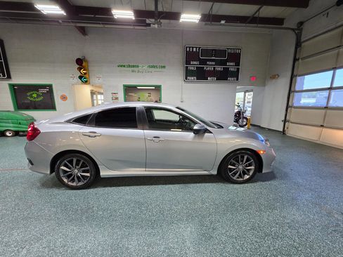 Used 2019 Honda Civic EX image 4