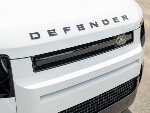New 2026 Land Rover Defender 110 V8 AWD/4WD image 15