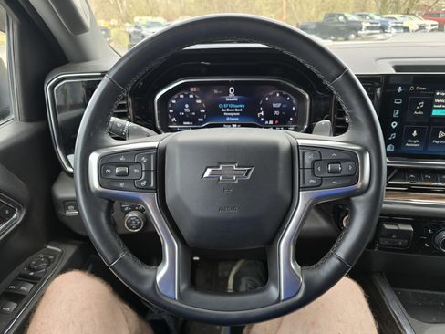 Used 2024 Chevrolet Silverado 1500 LT Trail Boss w/ Convenience Package II AWD/4WD image 15