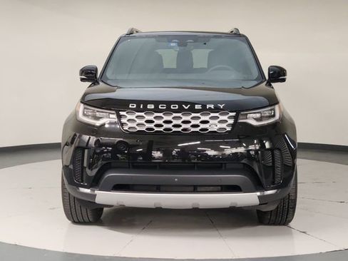 Used 2025 Land Rover Discovery S image 9