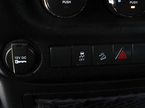 Used 2018 Jeep Wrangler Sport AWD/4WD image 31