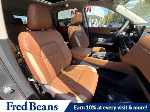 New 2026 Nissan Pathfinder Platinum AWD/4WD image 15