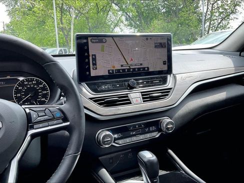 Used 2024 Nissan Altima 2.5 SL image 9