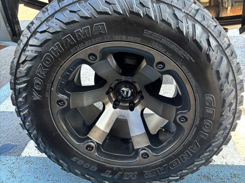 Used 2013 GMC Sierra 1500 SLE w/ Power Tech Package AWD/4WD image 28