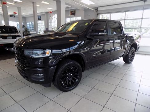 Used 2025 RAM 1500 Limited AWD/4WD image 3
