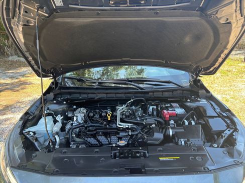 Used 2025 Nissan Altima 2.5 SV FWD image 33