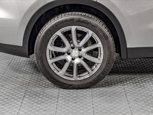 Used 2018 Maserati Levante image 33