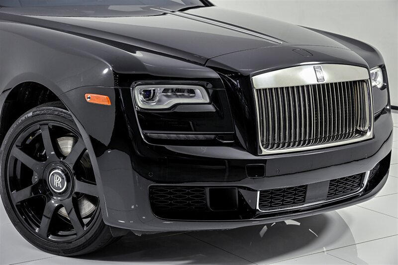 Used 2018 Rolls-Royce Ghost RWD image 2