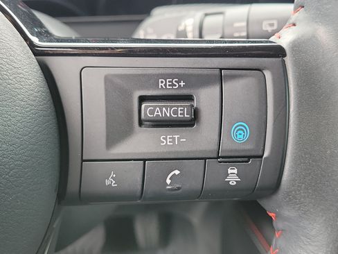 Certified 2025 Nissan Kicks SR FWD image 24
