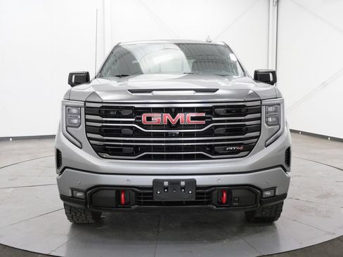 Used 2024 GMC Sierra 1500 AT4 w/ Technology Package AWD/4WD image 2