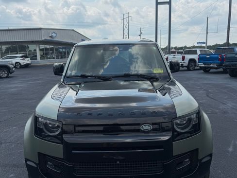 Used 2022 Land Rover Defender 110 X AWD/4WD image 2