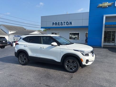 Used 2023 Kia Seltos S w/ Navigation Package AWD/4WD image 1