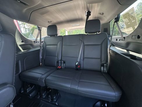 Used 2022 Chevrolet Suburban Z71 w/ Luxury Package AWD/4WD image 20