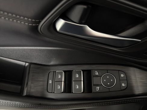 Used 2022 Nissan Rogue SL w/ SL Premium Package image 12