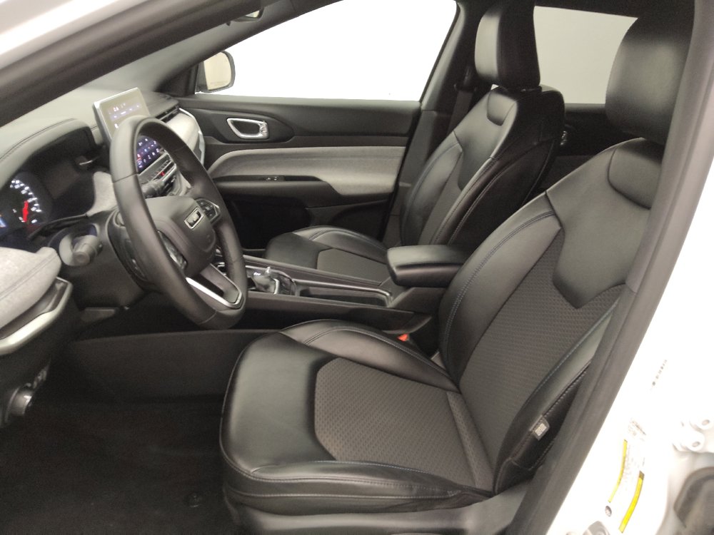 Used 2023 Jeep Compass Latitude AWD/4WD image 17