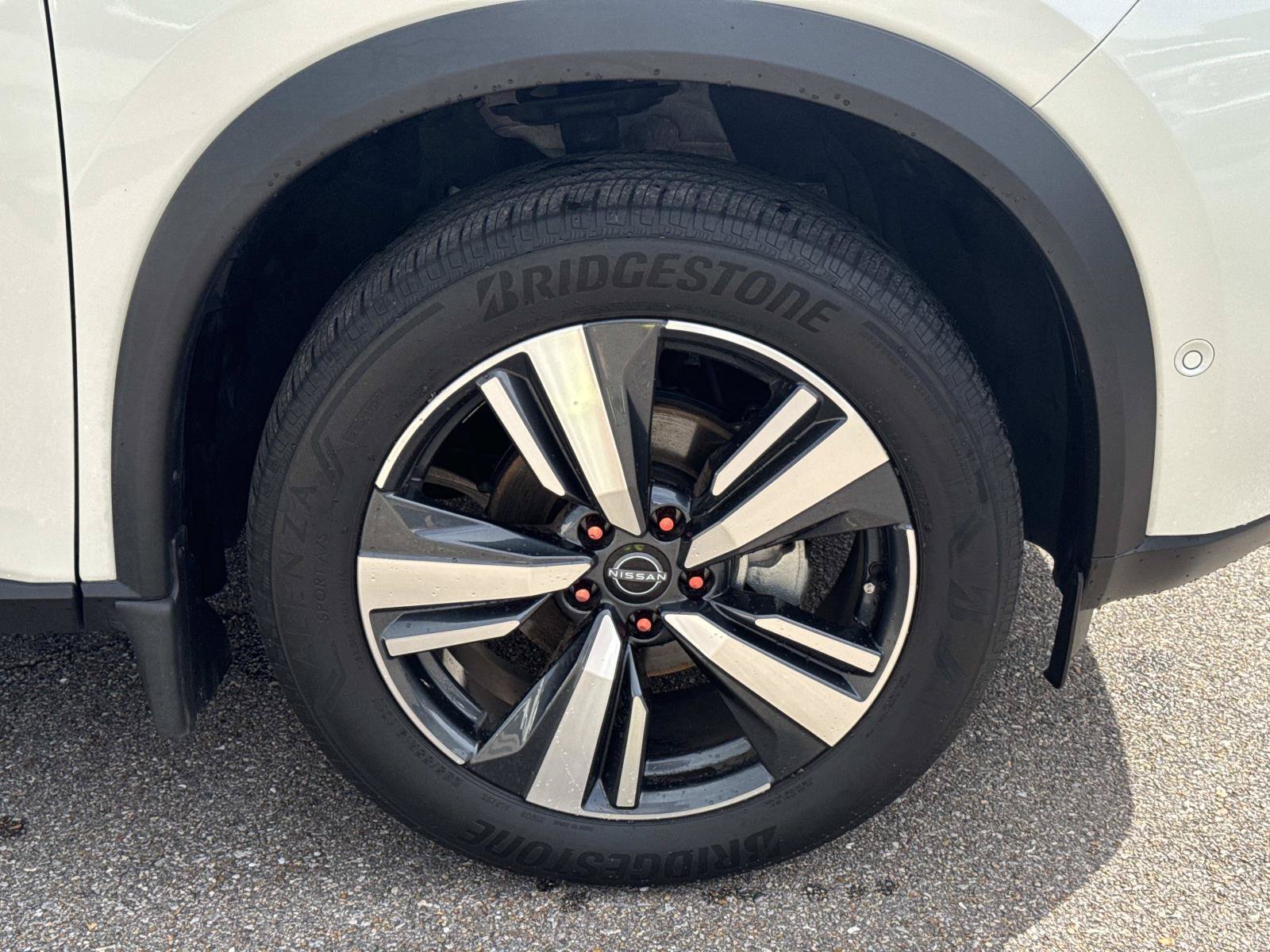 Used 2023 Nissan Rogue SL w/ SL Premium Package FWD image 4