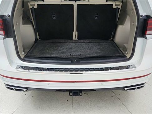 Used 2024 Volkswagen Atlas SEL Premium R-Line image 14