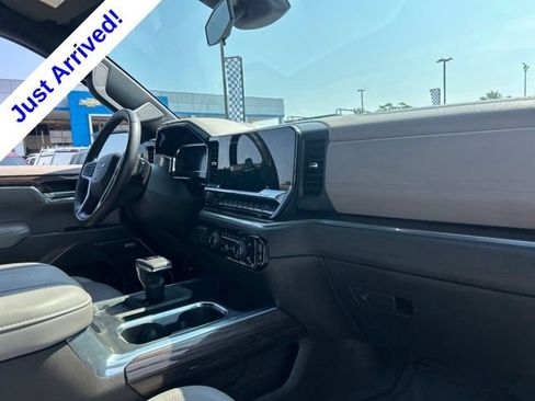 Used 2025 Chevrolet Silverado 1500 LT Trail Boss w/ LT Trail Boss Premium Package AWD/4WD image 33