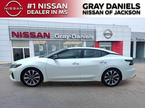 Used 2023 Nissan Maxima Platinum w/ Sport Mat Group FWD image 4