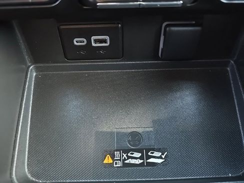 Used 2024 Chevrolet Tahoe Premier w/ Premium Package image 35