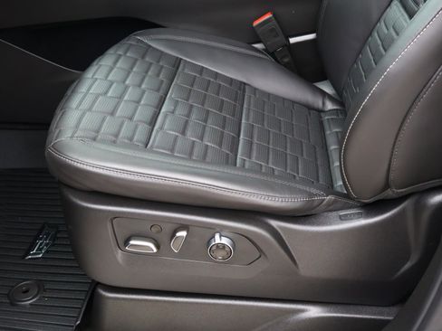 Used 2025 Cadillac Escalade Sport Platinum image 22