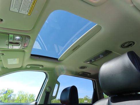 Certified 2025 Kia Telluride S FWD image 8