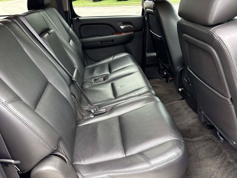 Used 2013 Chevrolet Suburban LTZ AWD/4WD image 32