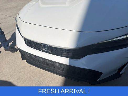 Used 2025 Honda Civic Sport image 2