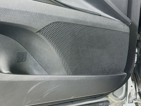 Used 2025 Toyota Camry SE image 18