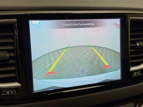 Used 2024 Chrysler Pacifica Touring-L FWD image 13