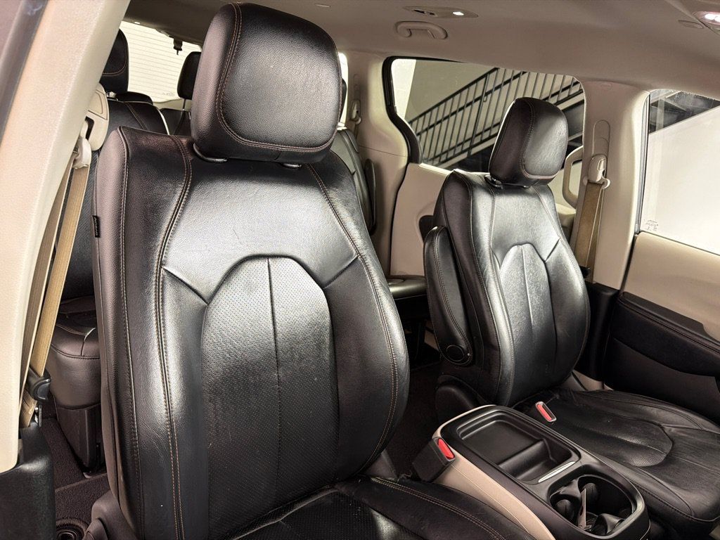 Used 2019 Chrysler Pacifica Touring-L FWD image 23