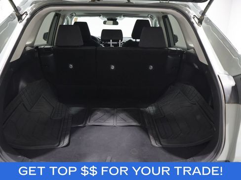 Used 2019 Toyota RAV4 XLE AWD/4WD image 4