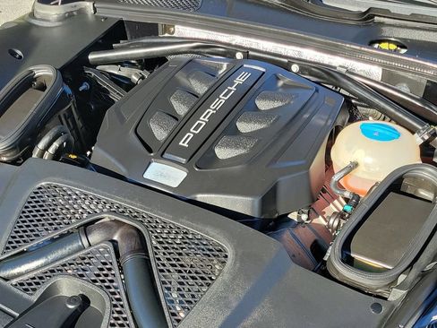 Used 2017 Porsche Macan S image 37