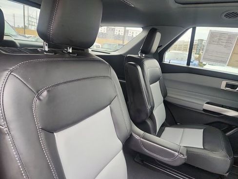 Certified 2022 Ford Explorer XLT w/ Equipment Group 202A image 30